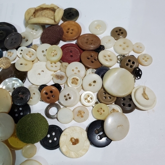 Vtg small lot of Buttons granny's drawer button collection crafting buttons - Picture 8 of 10